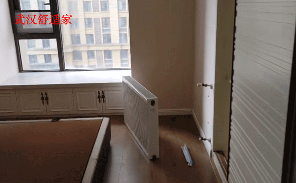 房间暖气片安装